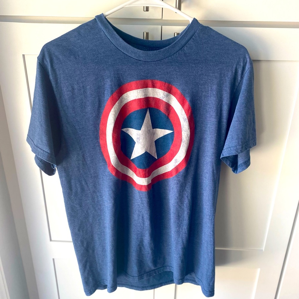 Marvel Captain America Men’s T-Shirt (Medium)